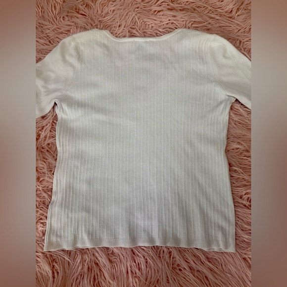 White House Black Market v-neck long sleeve sweater - Picture 8 of 9